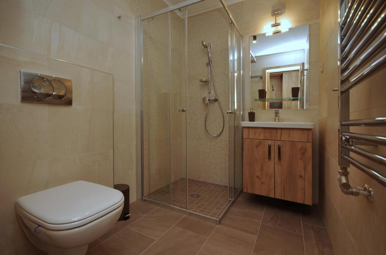 Almásy Apartmanház Gyula Esterno foto