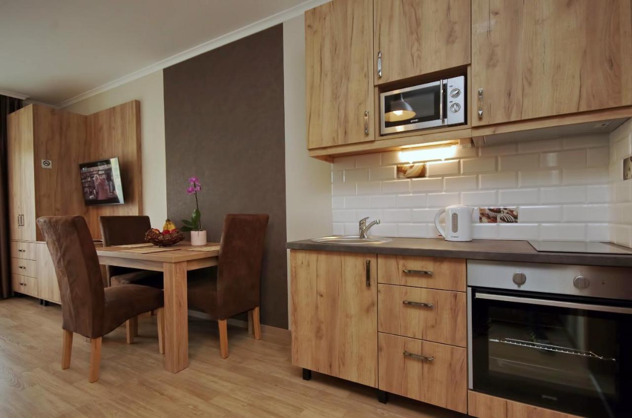 Almásy Apartmanház Gyula Esterno foto
