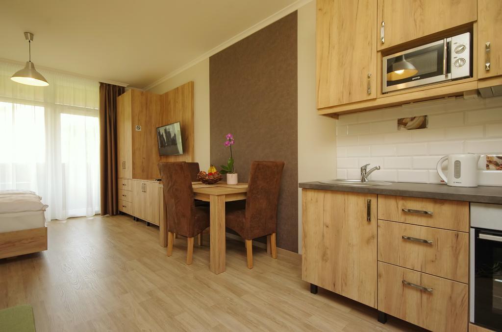 Almásy Apartmanház Gyula Esterno foto